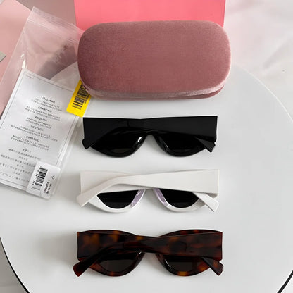 Fashionable Trendy Sunglasses in Classic Colors with UV Protection Chic Eyewear Accessory for All - Season Wear