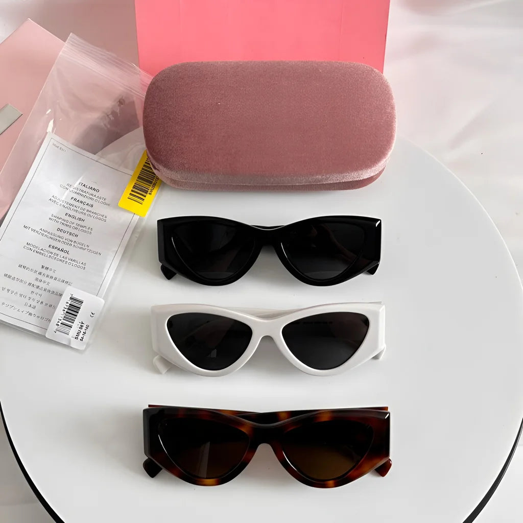 Fashionable Trendy Sunglasses in Classic Colors with UV Protection Chic Eyewear Accessory for All - Season Wear