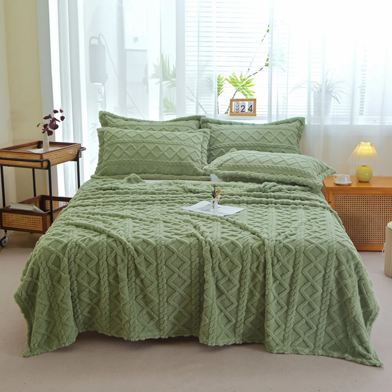 ltra-Soft 3D Plush 1pc Luxurious Fleece Blanket - Dense Weave for Exceptional Warmth, Cozy Flannel Throw