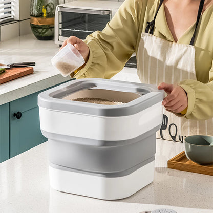 Voltsify Collapsible and Portable Food Storage Container with Non-slip Base