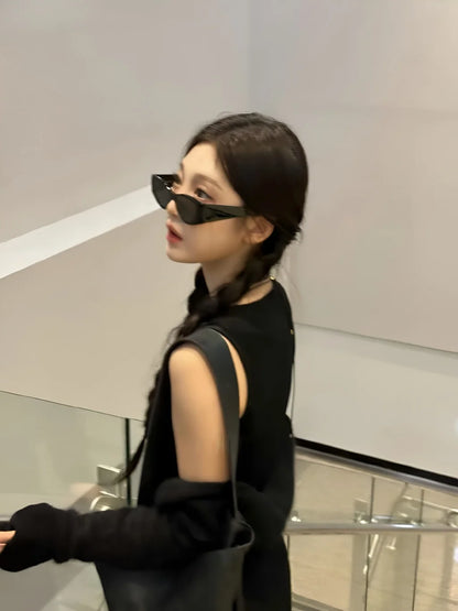 Fashionable Trendy Sunglasses in Classic Colors with UV Protection Chic Eyewear Accessory for All - Season Wear